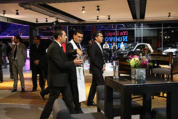 Quattro Agencia BTL - Inauguración Mercedes Benz Esmeralda.